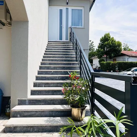 Haus El Milo Ostanak kod kuće