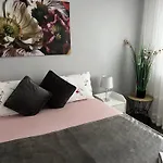 Gazde/Camere de închiriat Haus El Milo